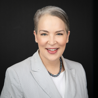 Profile photo of Julie Savarino